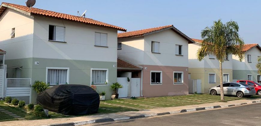 Casa com 2 dormitórios com quintal e corredor lateral – Residencial Parque Vivere