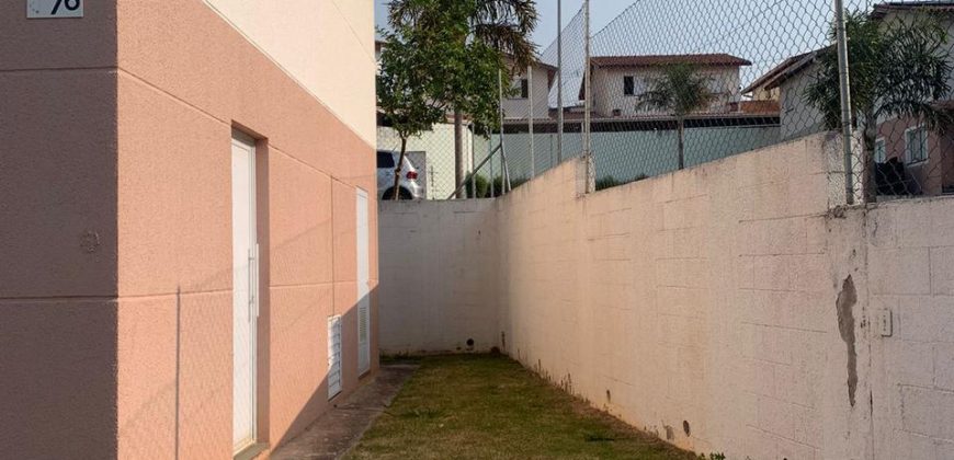 Casa com 2 dormitórios com quintal e corredor lateral – Residencial Parque Vivere